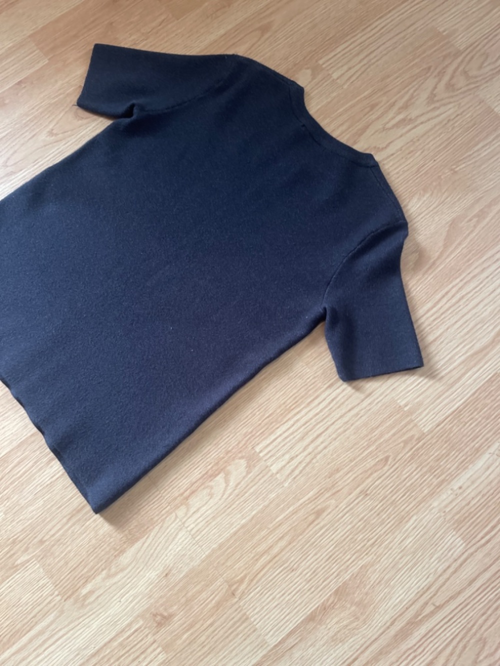 T Tahari Charcoal Gray Short Sleeve Sweater Top Size Small - Picture 6 of 8